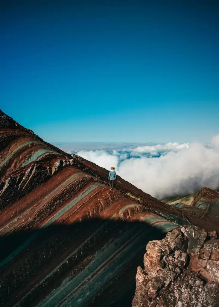pallay punchu rainbow mountain tour