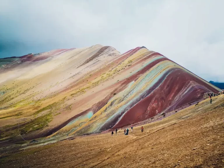 10 Facts about Rainbow Mountain Vinicunca peru​