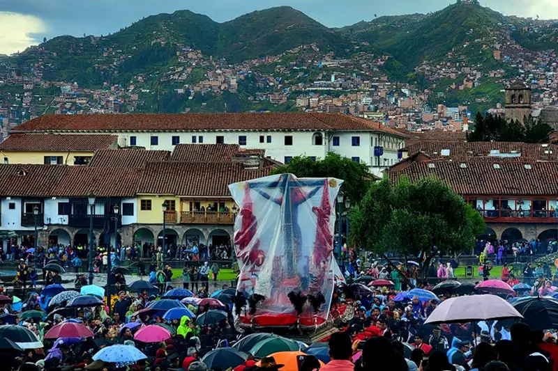 procession of the lord of the earthquakes in cusco