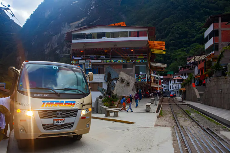 traveling to machu picchu by bus