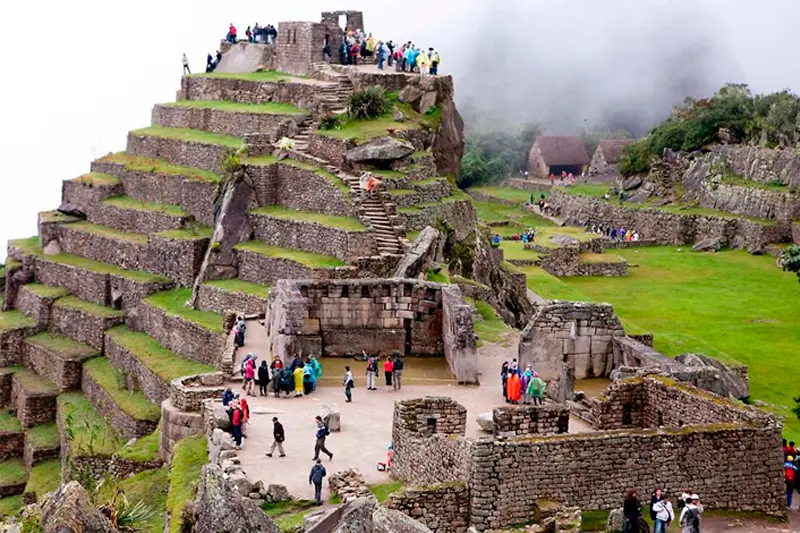 machu picchu sacred plaza
