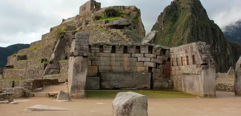 principal temple in machu picchu