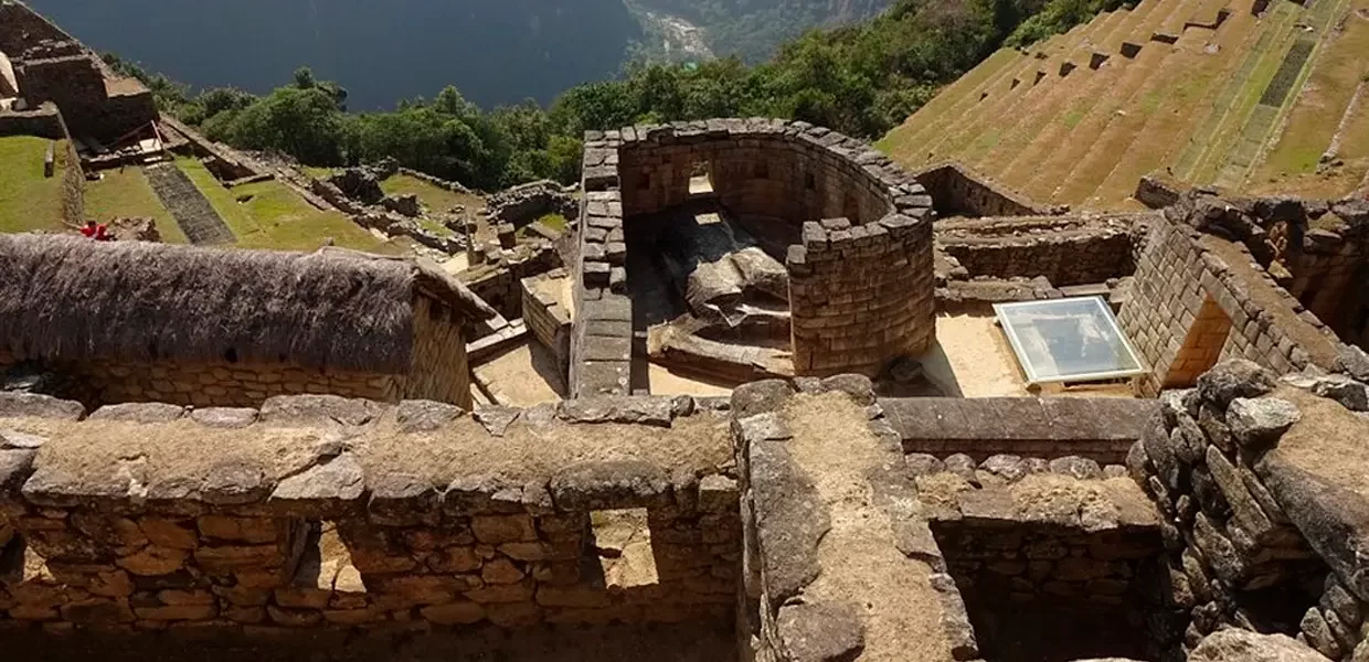 temple of the sun at machu picchu